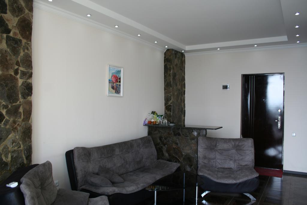 Apartment Miracle Batumi Exteriör bild