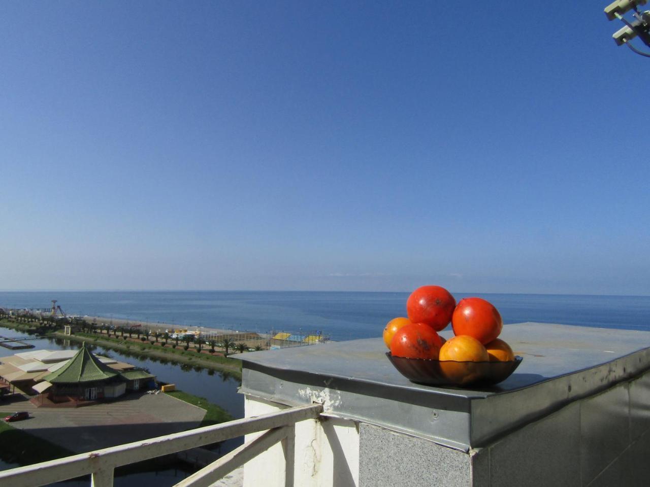 Apartment Miracle Batumi Exteriör bild