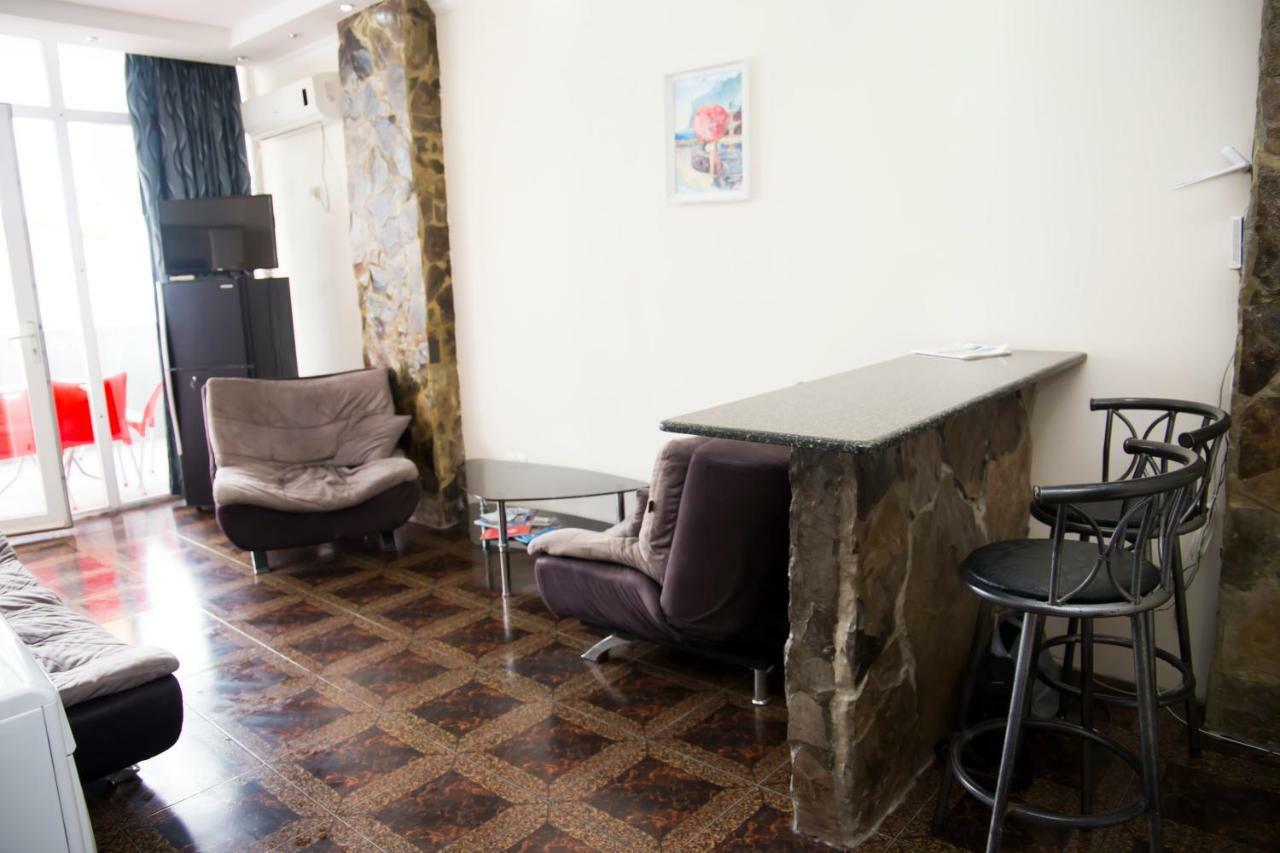 Apartment Miracle Batumi Exteriör bild
